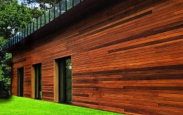 REAL FACADE W. Red Cedar Raute 20 x 90 mm; REAL FACADE W. Red Cedar 17,5 x 137 mm, OSMO UV oil no. 428 Cedarr