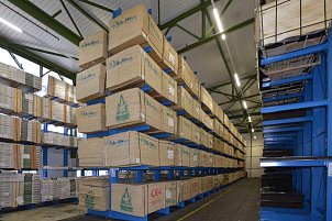 au-mex-headquaters-prague-indoor-warehouse-elliotis